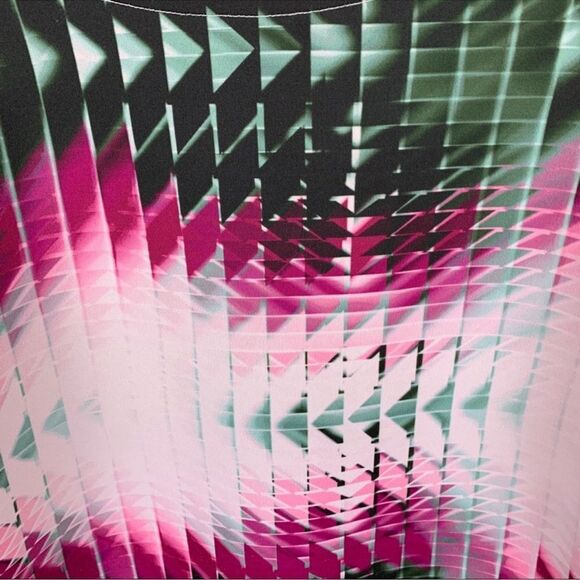 6th & Lane Geometric Print Pink Scuba Top - Picture 3 of 10